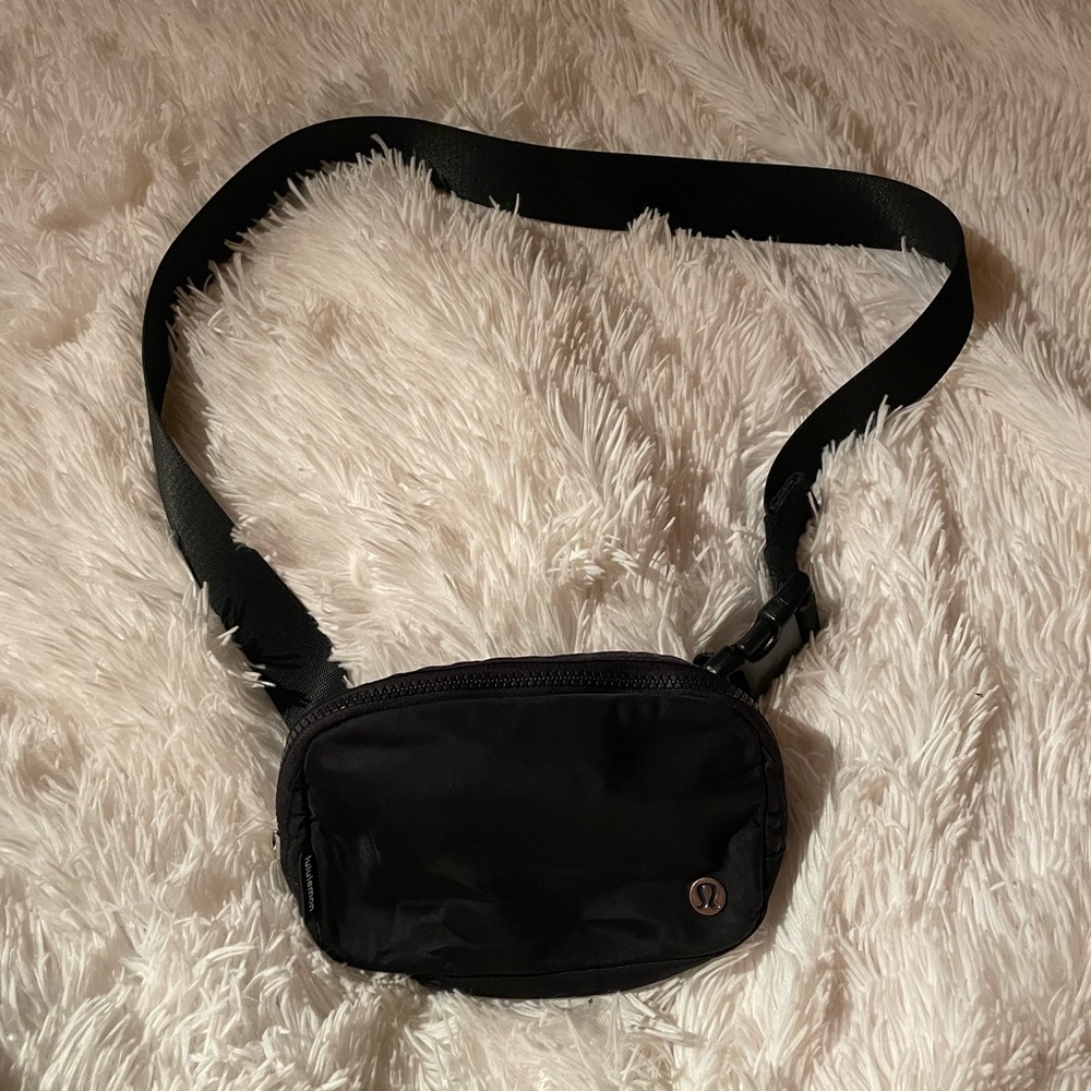 Everywhere Belt Bag 1L